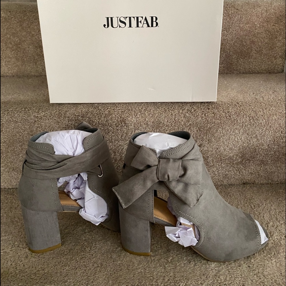 Grey Peep Toe Suede Booties(8.5) NIB